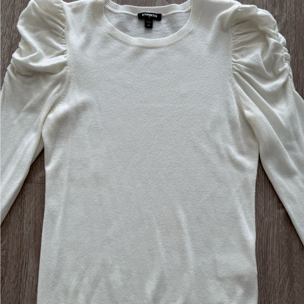 Express Puff Sleeve Top - Picture 4 of 7